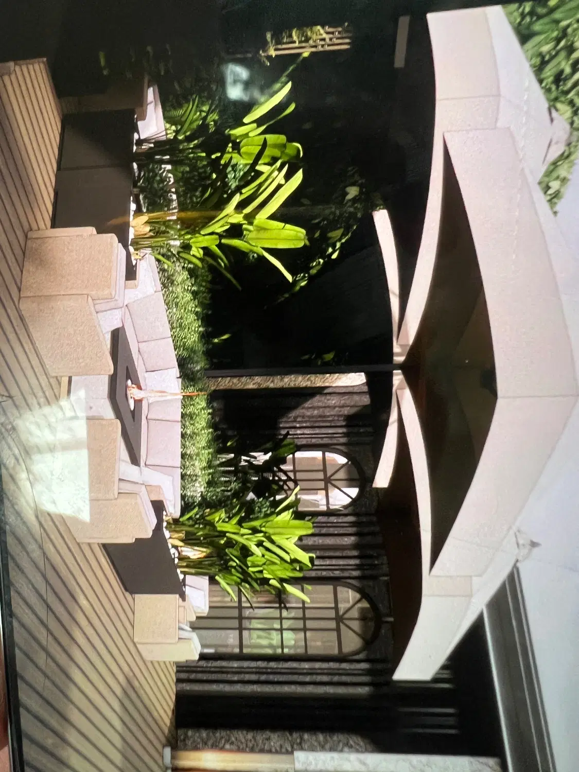 ۱۶۰۰ متر تاپ ترین رستوران بین المللی منطقه ۱