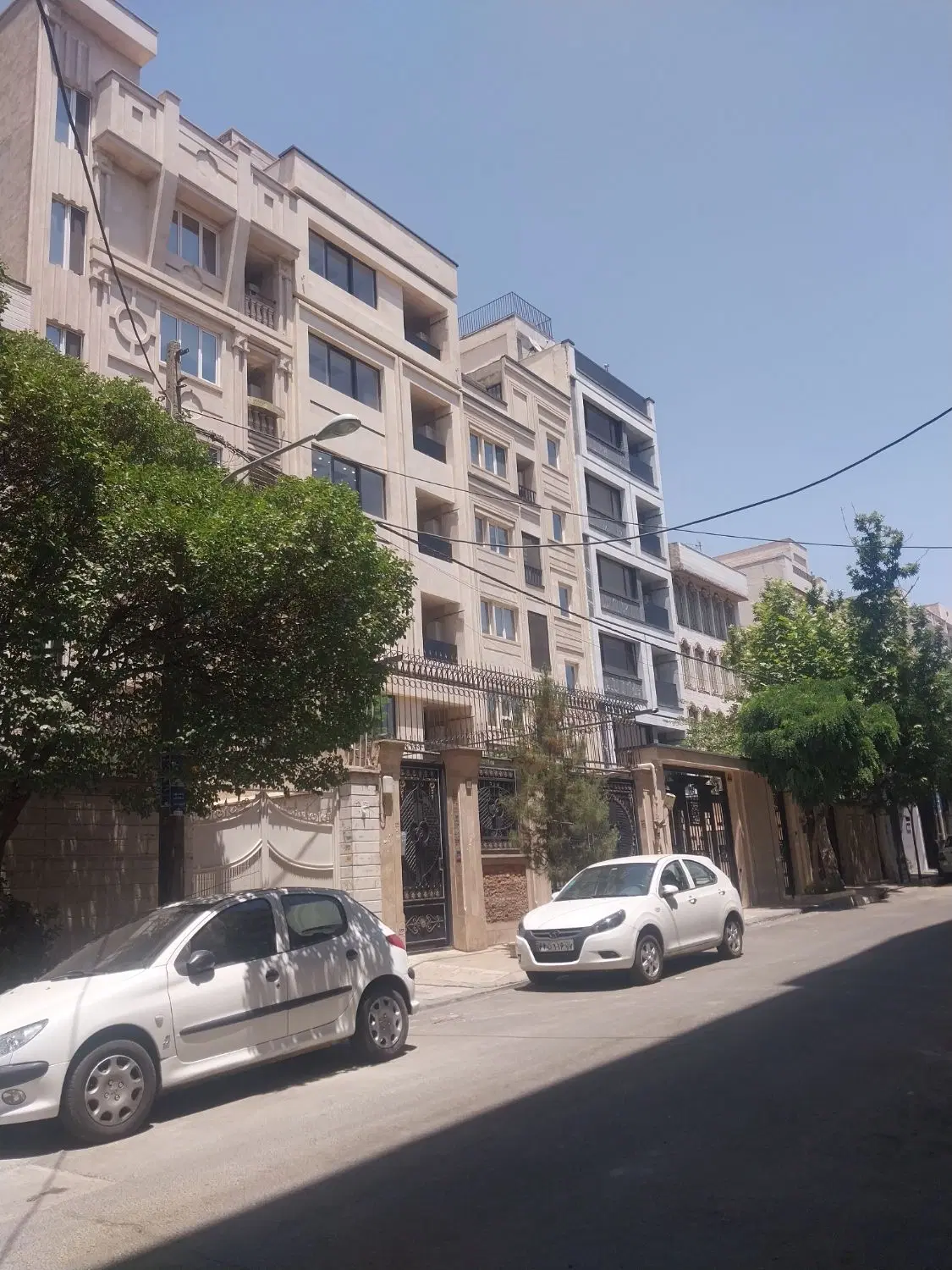 ۵۰ متری  ۶۰ متری فول  امکانات  و ۶۵ متری دو خواب