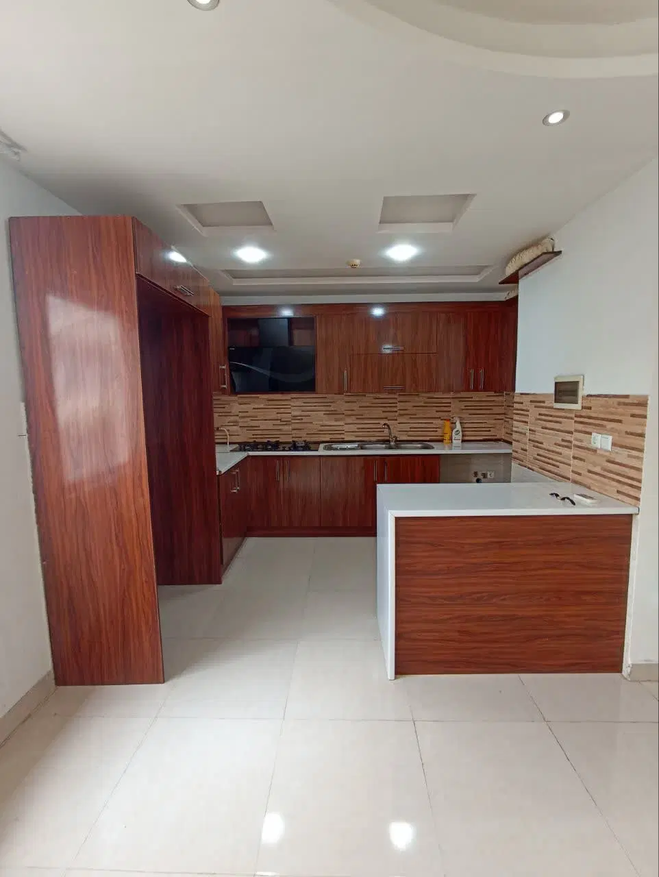 دوخواب، پارکینگ، آسانسور، تختی