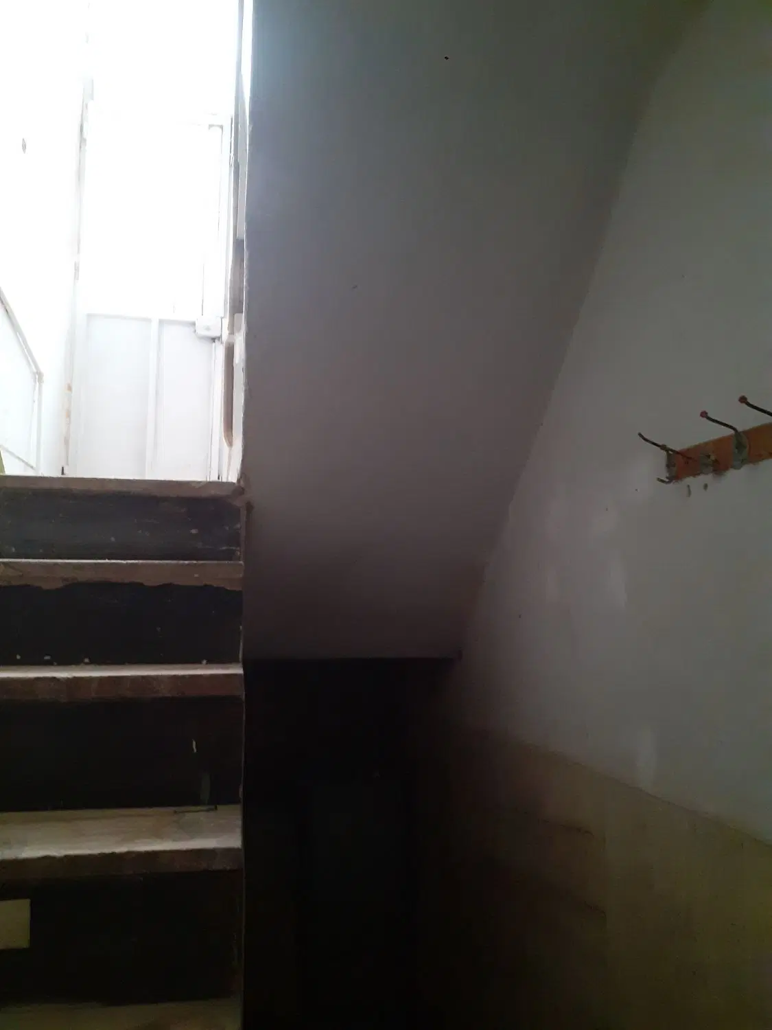 اجاره زیرزمین ۱۰۰ متری تک خواب