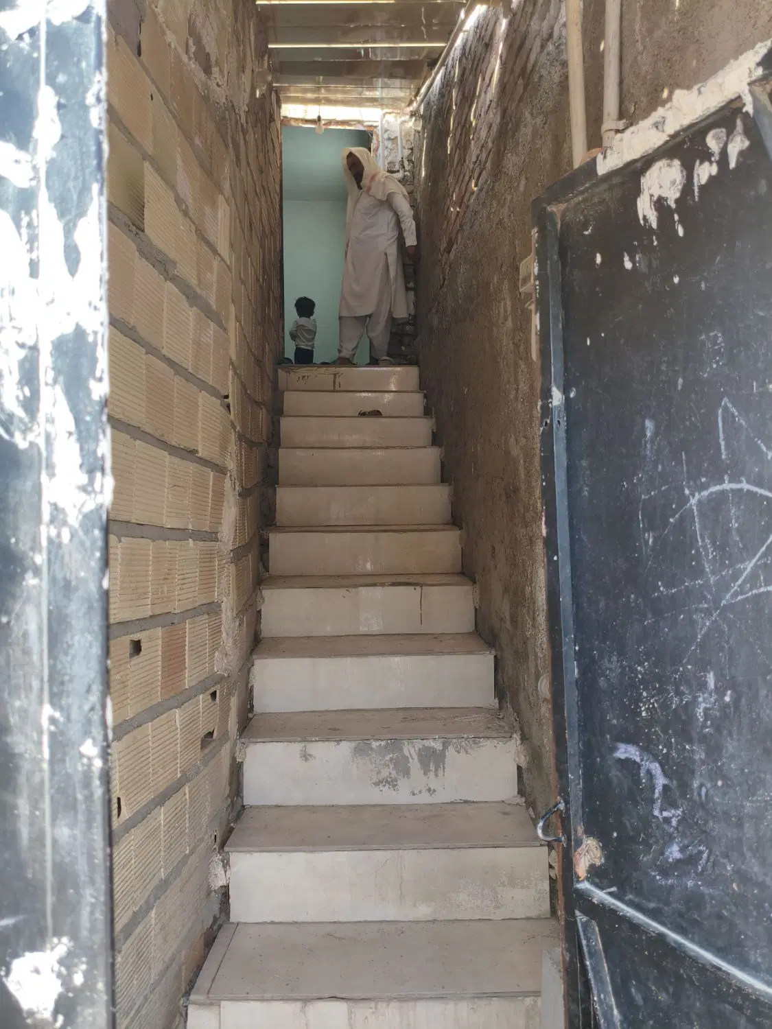 اجاره مجدیه33کنار مدرسه طبقه دوم راه جدا