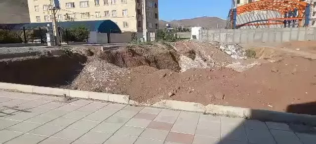 زمین فروشی،