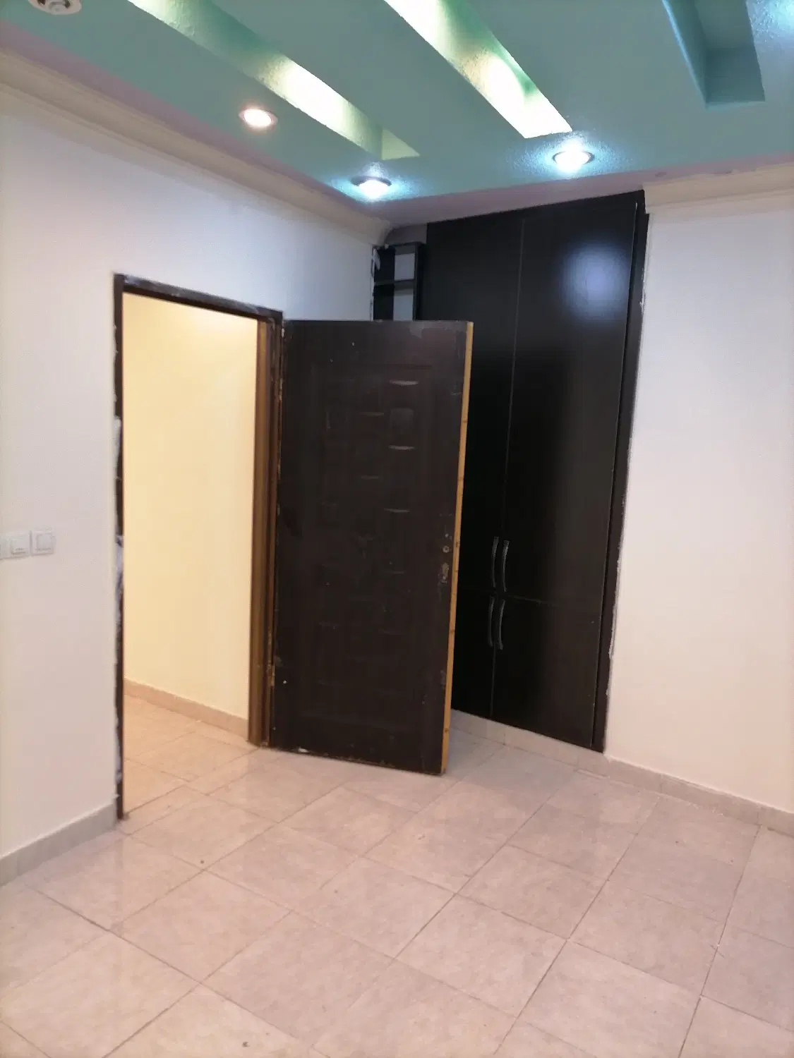 واحد اداری 60 متری