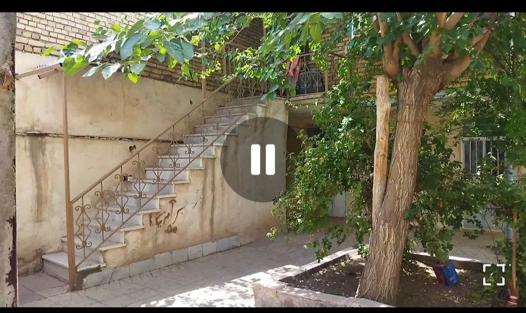 ملک بزرگ‌ جهت مطب،درمانگاه،موسسه آموزشی و.