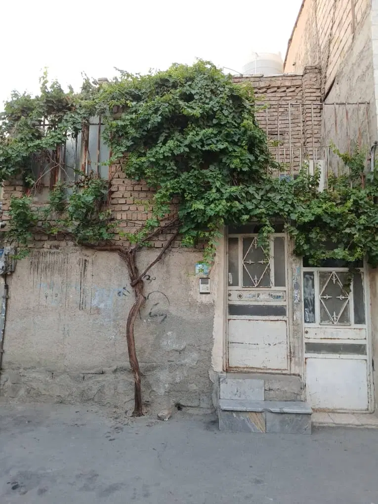 خانه ویلایی دوطبقه هر طبقه ۷۵ مترهستش