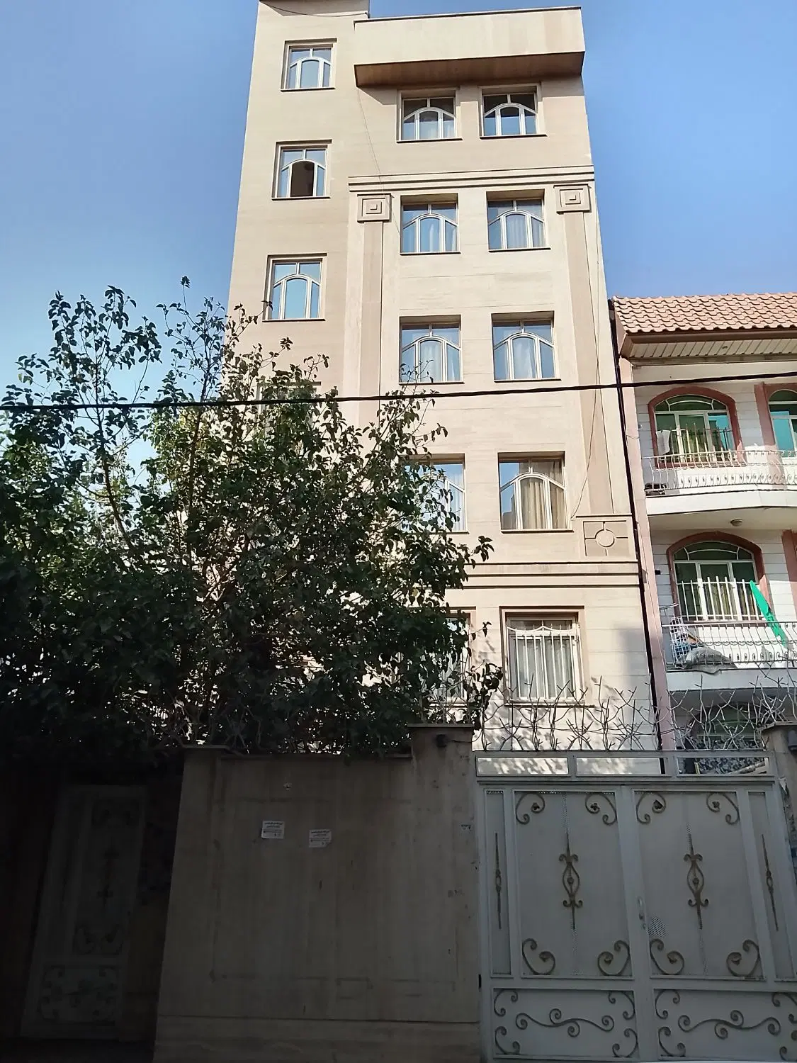 آپارتمان ۸۳متری فلکه دوم