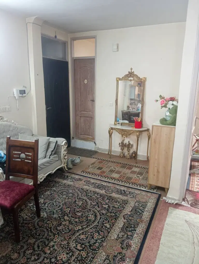 ۷۶متر آپارتمان در حیدر آباد کوچه اپادانا