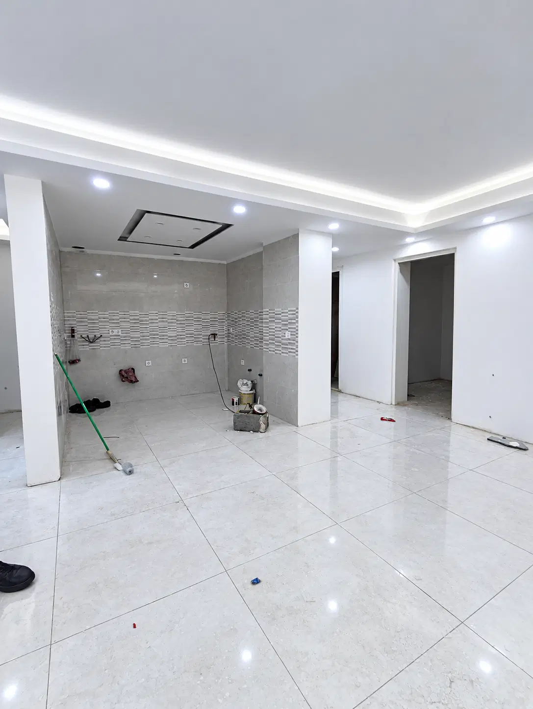 فروش آپارتمان ۱۳۵ متری + مغازه تجاری ، بلوار صلح