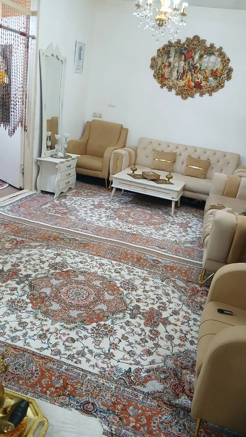 خانه حیاط ۵۰ متری آخر عباسی