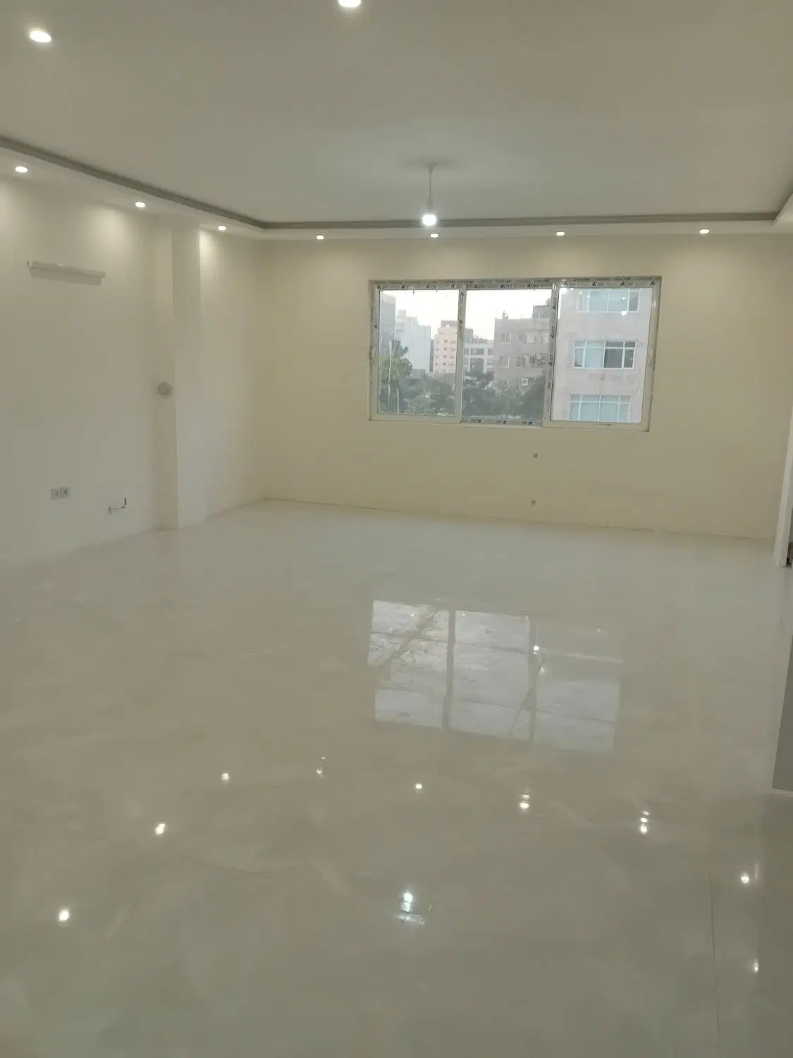 اپارتمانصفر۱۰۵متری