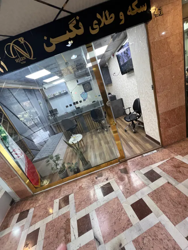 سعادت آباد میدان کاج ۲۰ متر مغاز مناسب اکثر مشاغل