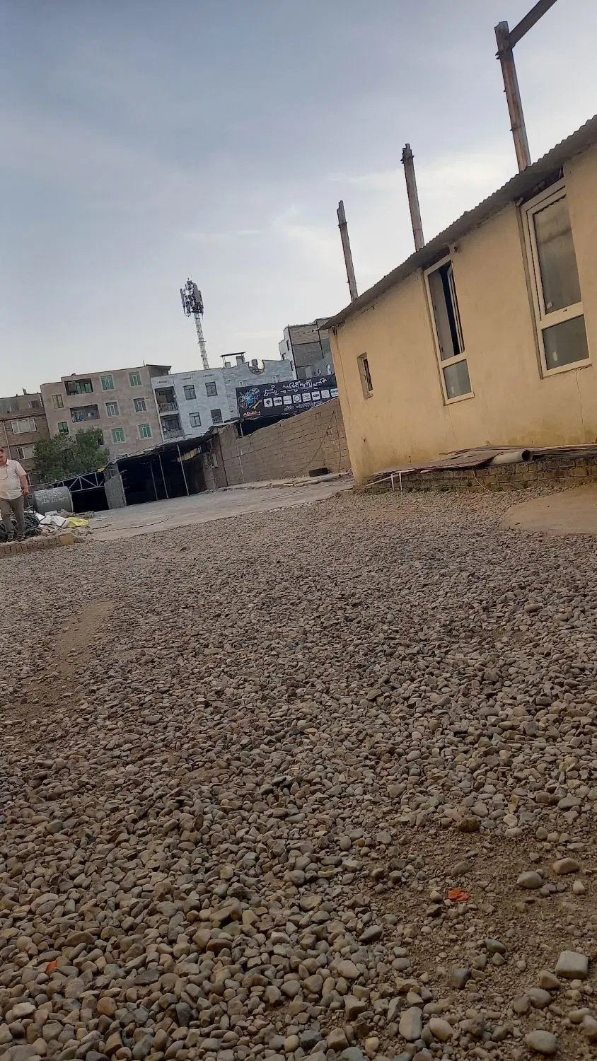 ۸۰۰ متر کارگاه