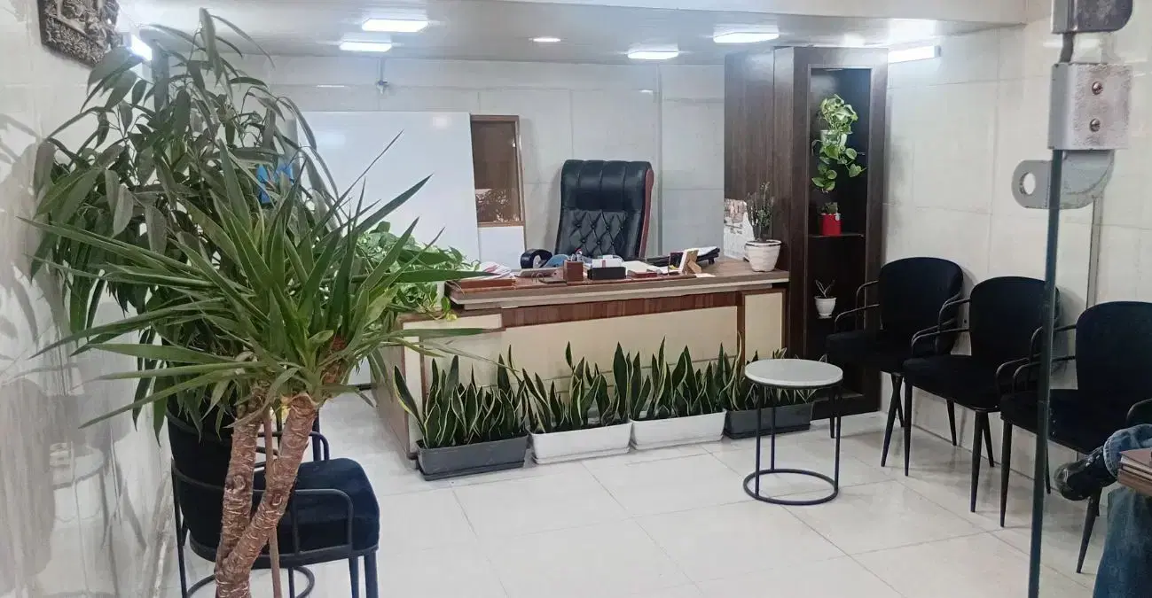 رهن و اجاره مغازه بر خیابان ۶۰ متری سر فلکه
