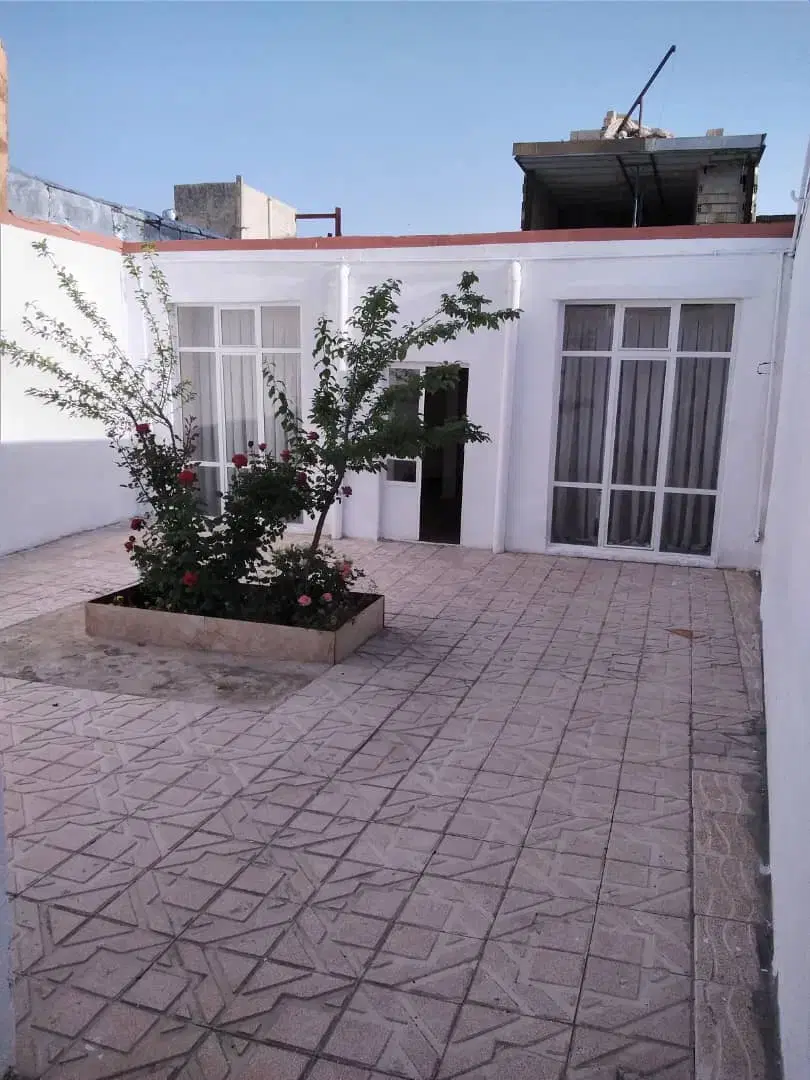حیاط ۱۰۳متر(ماشین نرو)منجم علی سیاهپوش