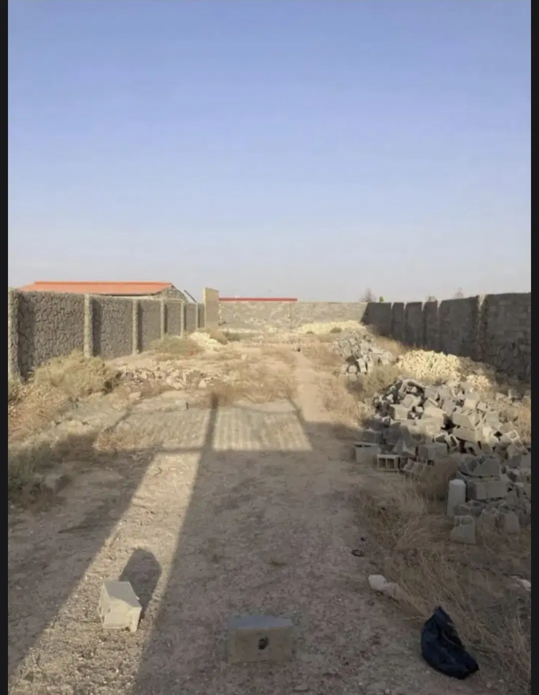 چهار دیواری آب شیرین فرودگاه