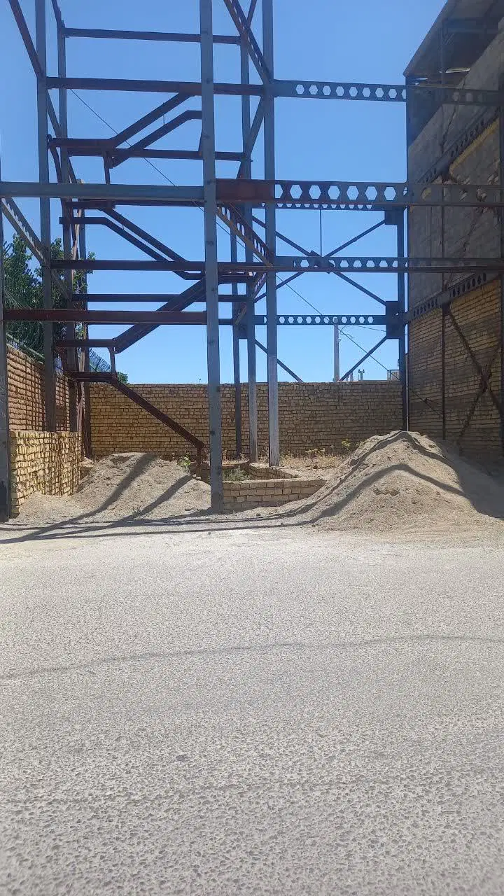 ملک تجاری ومسکونی