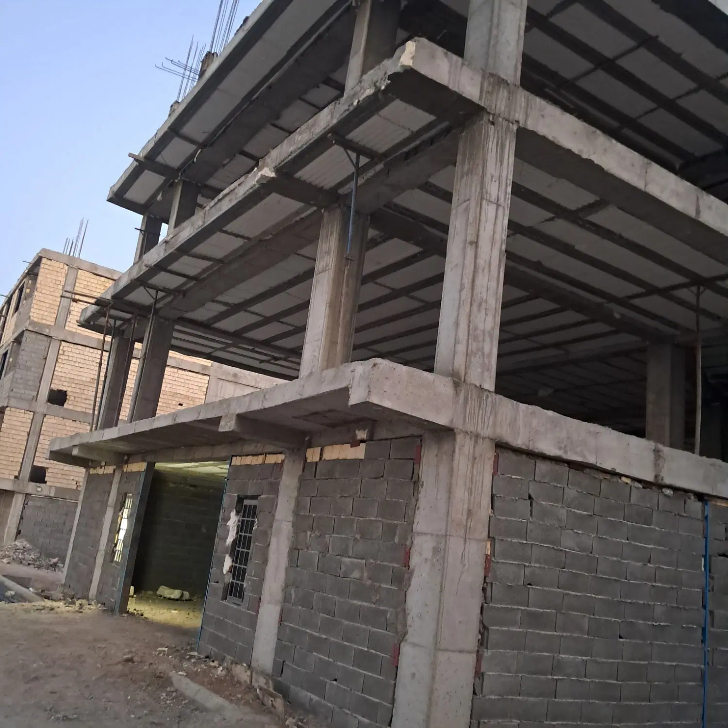 فروش یک واحد مسکونی