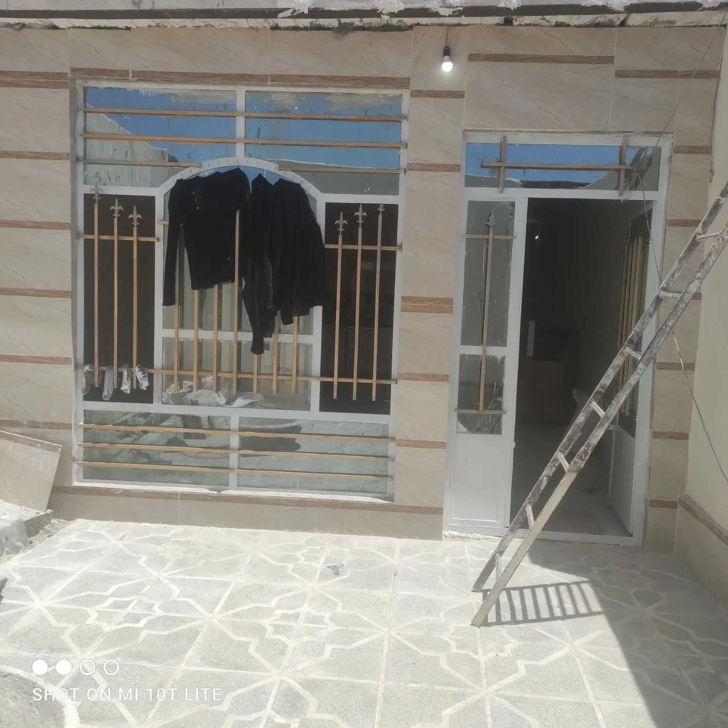 خانه ۱۰۰متری برایه انبار خوبه