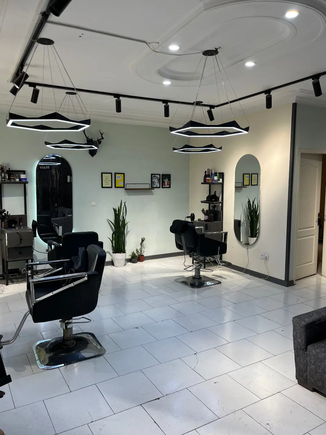 اجاره اتاق در ارایشگاه مردانه