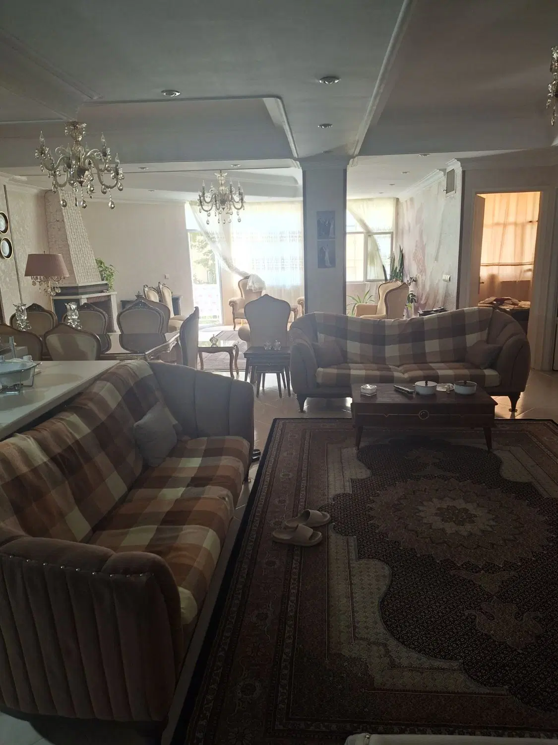 آپارتمان ۱۳۷ متری باغستان