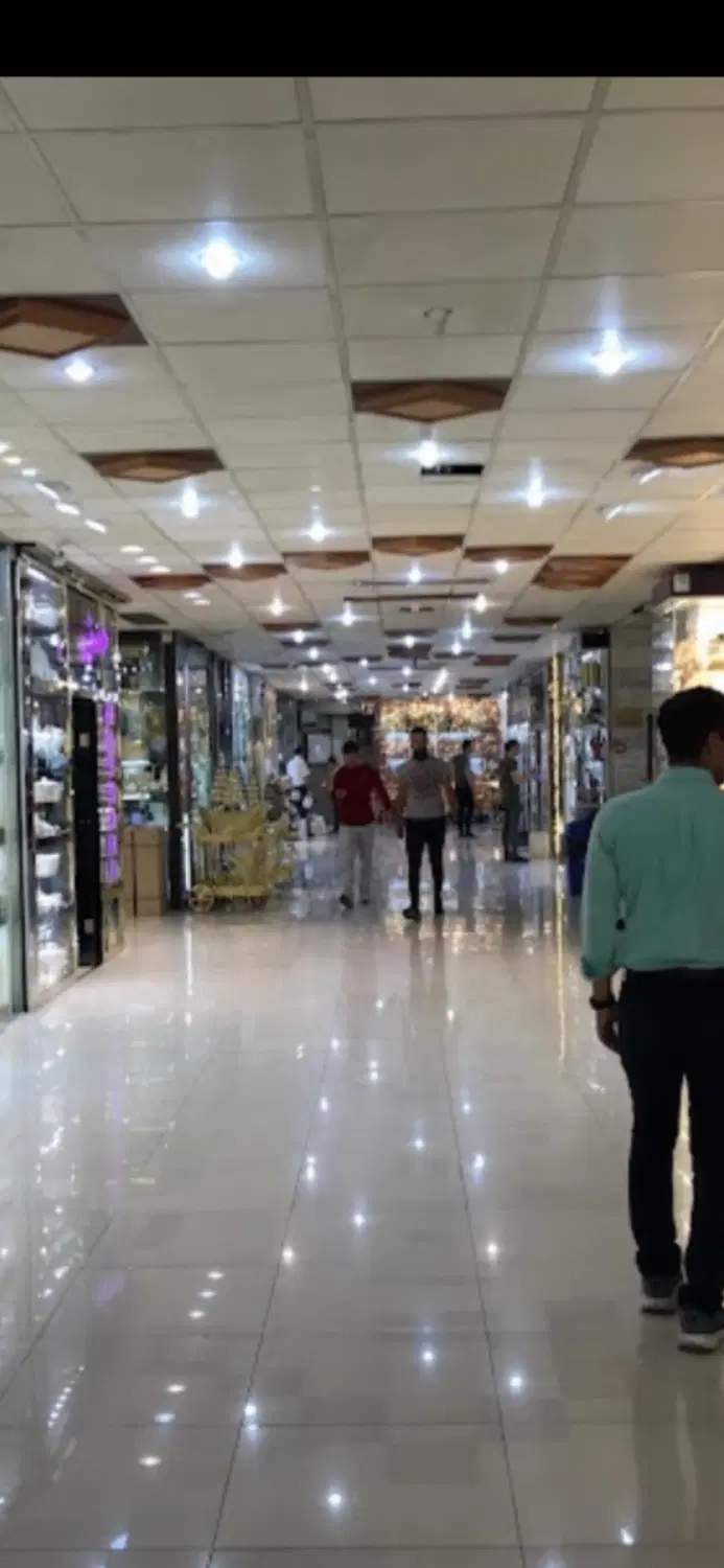 مغازه ۱۲متری اکواریوم