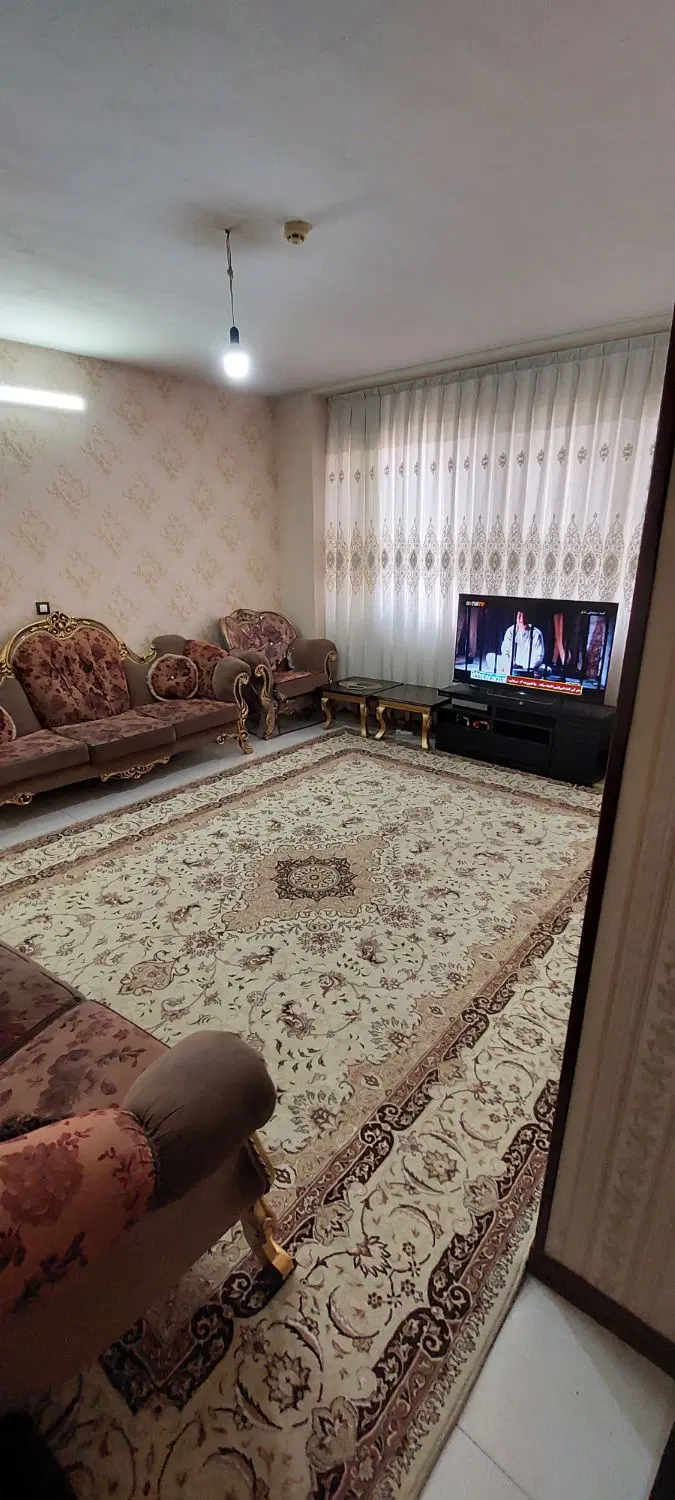 ۷۵متری دوخوابه نورگیر گلبهار