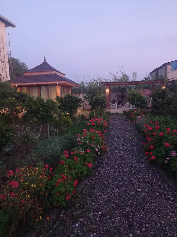باغ زیبا580 متری