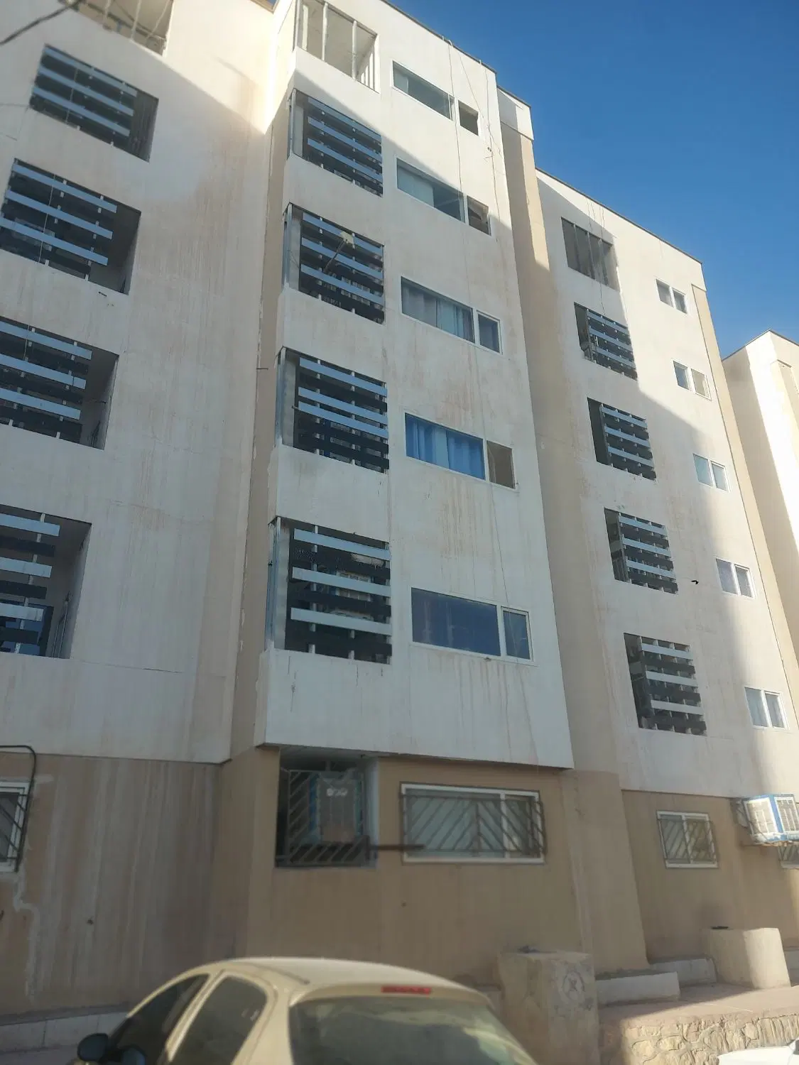 فروش یک واحد۷۵متری