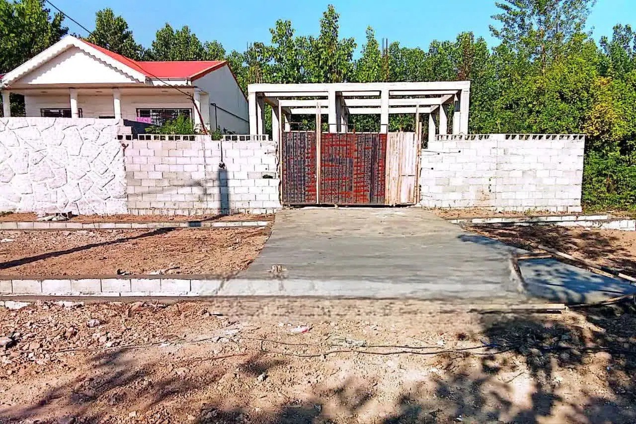 زمین مسکونی، ۲۵۰ متر با پروانه ساخت و سند تک برگ