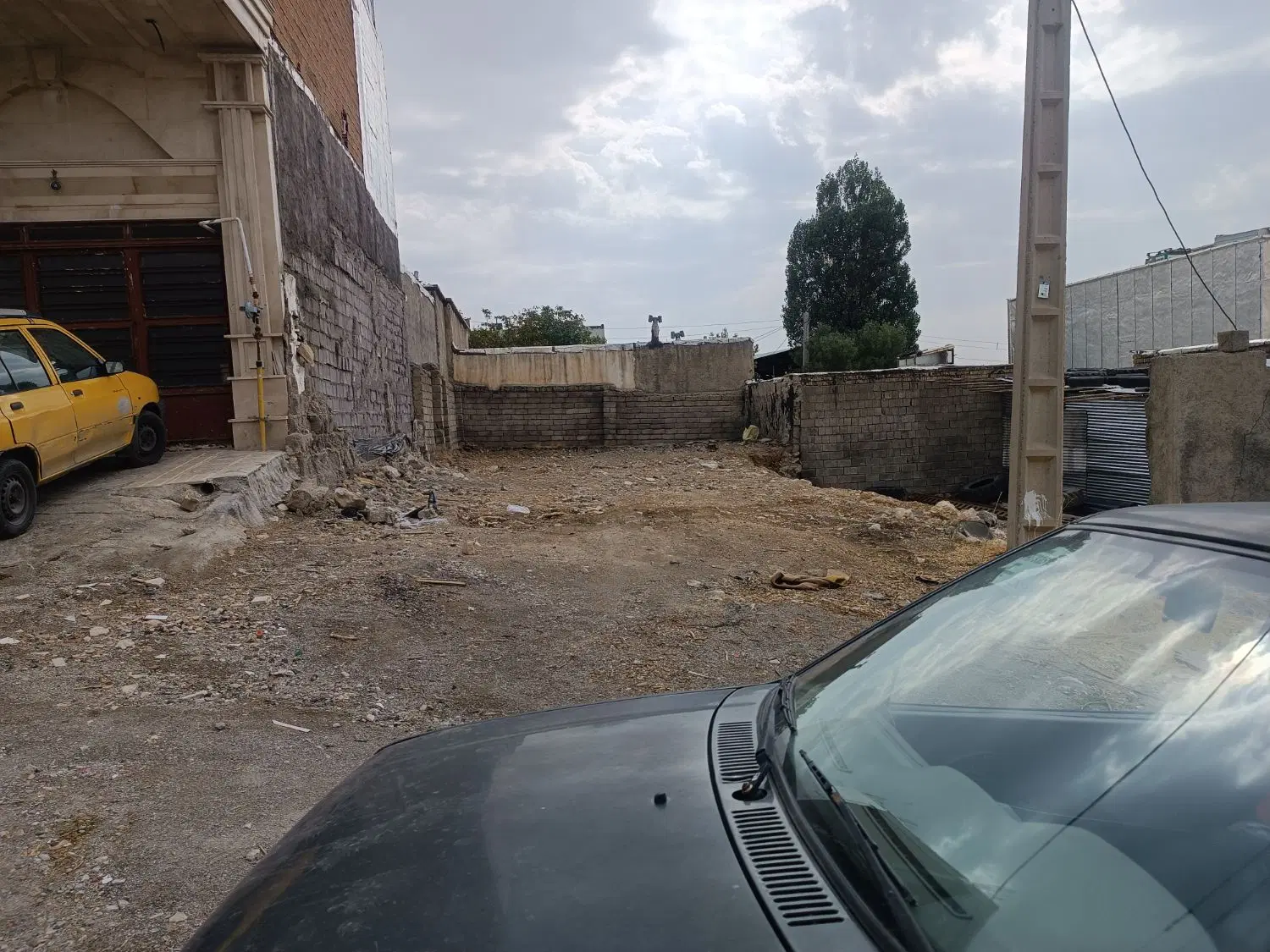 203 متر زمین