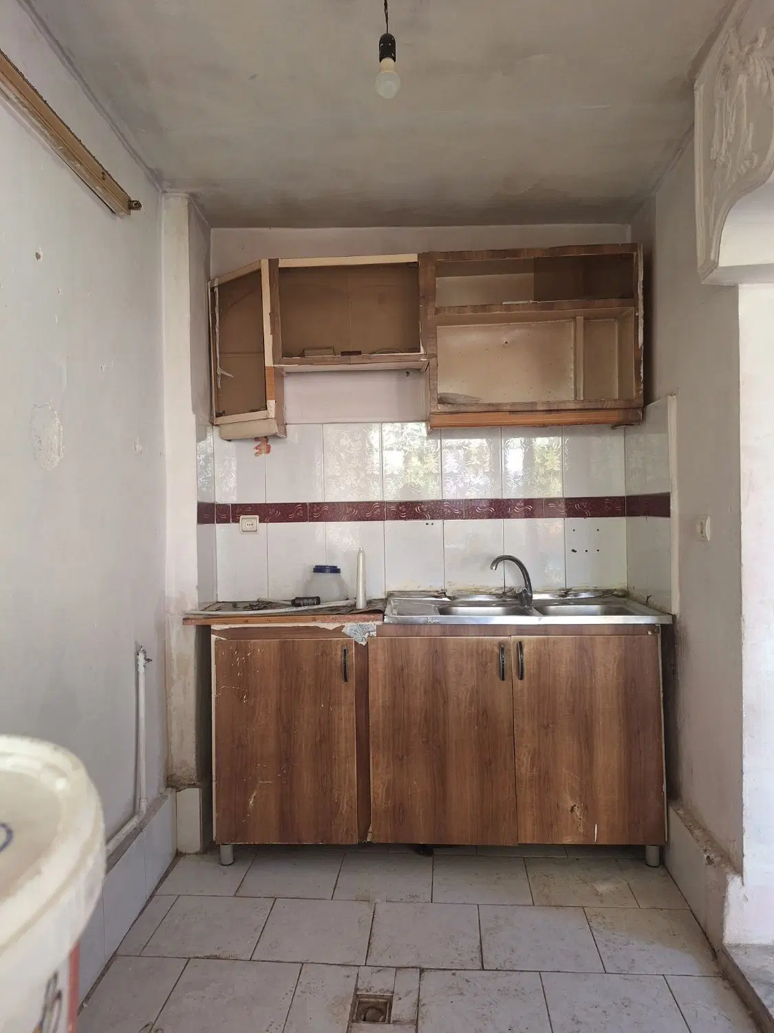خانه سه طبقه اجاره ای در ۲۲ بهمن