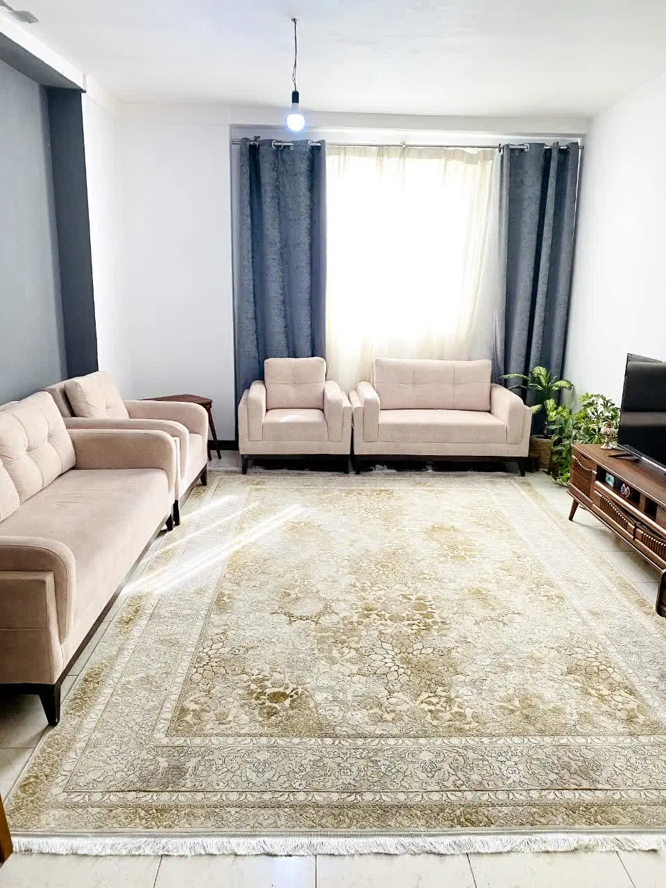 فروش آپارتمان دوخوابه صدرا فاز 1