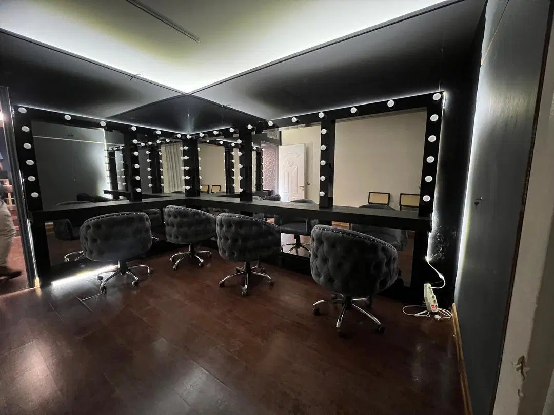 اجاره صندلی میکاپ