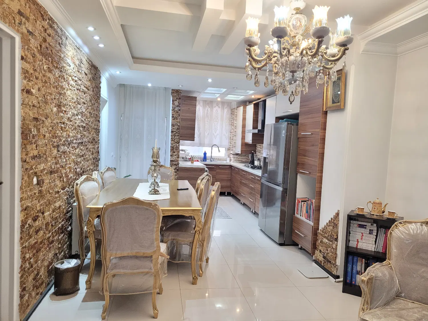 واحد ۶۲ متری فول امکانات در دردشت
