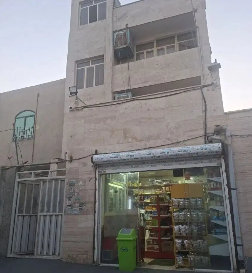 ۳طبقه ویک مغازه فروش فوری