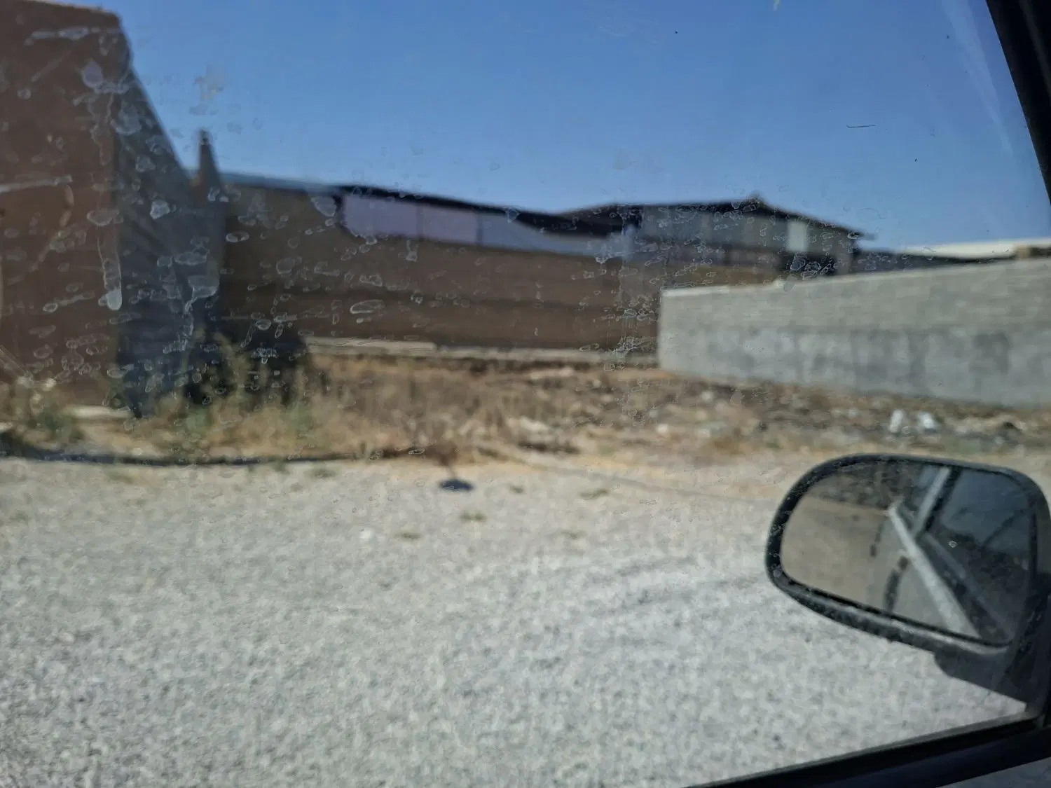 زمین تره بار