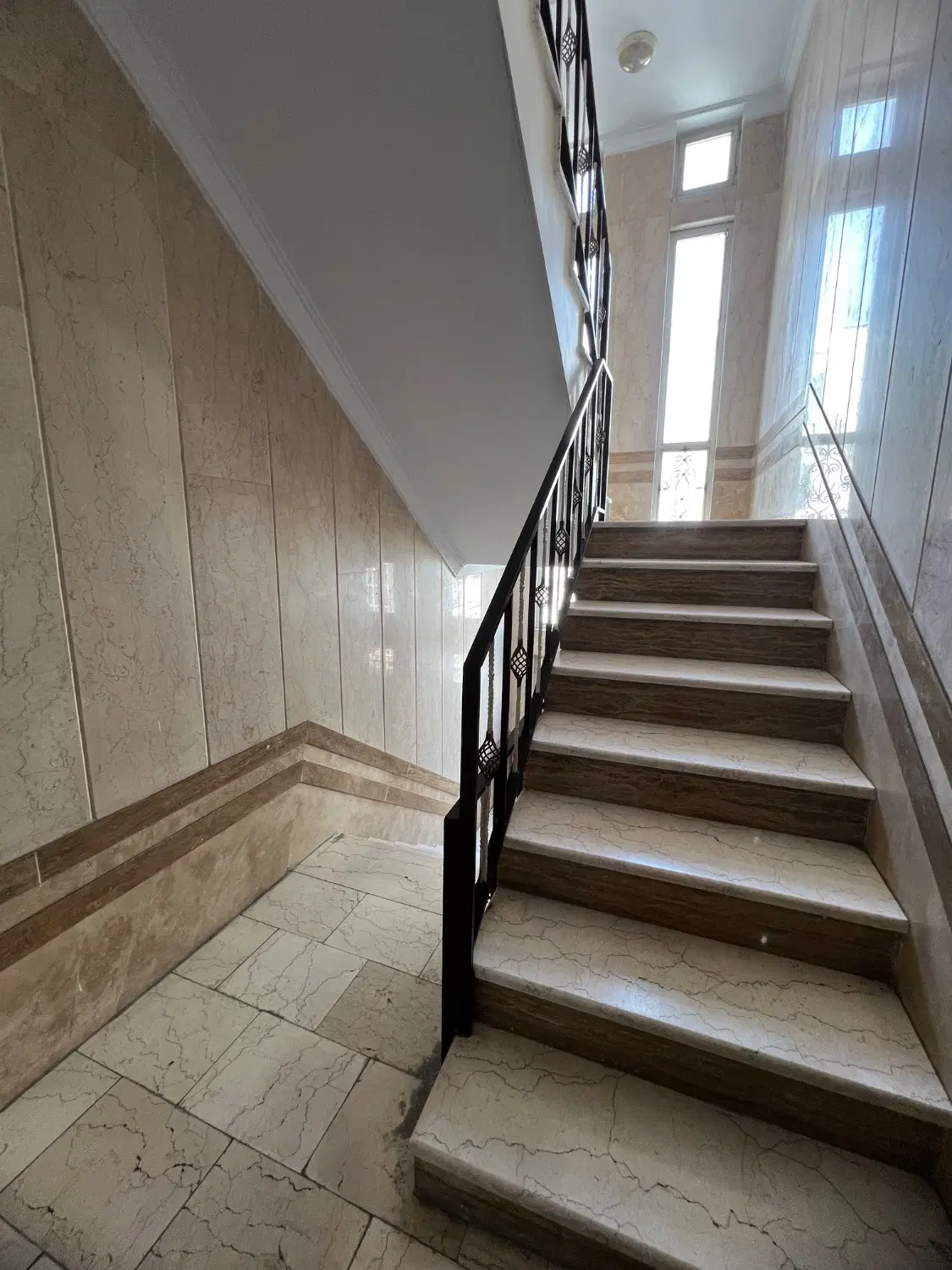 ۷۵متردوخوابه پونک فکوری