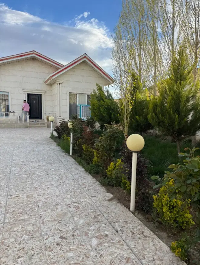 ویلا ۵۰۰متری سهیلیه کردان با امکانات زعفرانیه