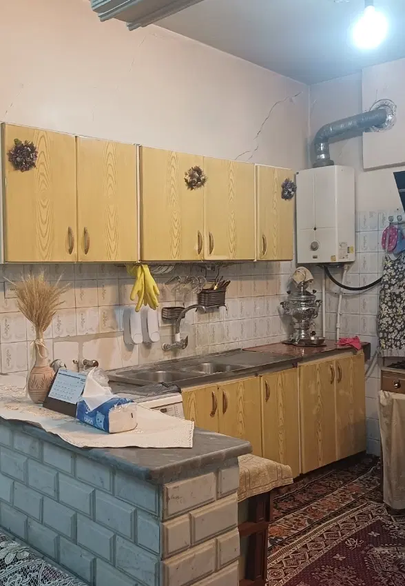 ویلایی ۸۴ متری واقع در خیابان مطهری دو طبقه و نیم