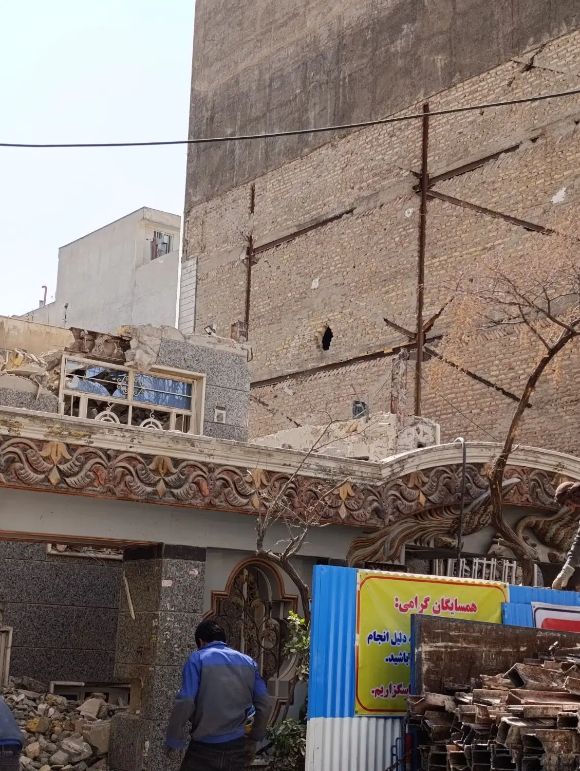 فردوس شرق 110 متر سند اداری پیش فروش