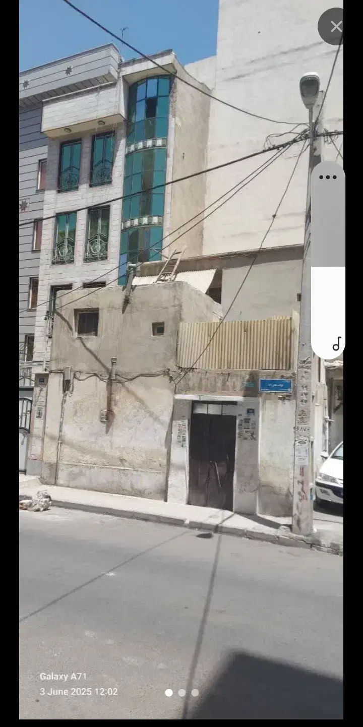 دو طبقه حیاط دار سرنبش زیر قیمت