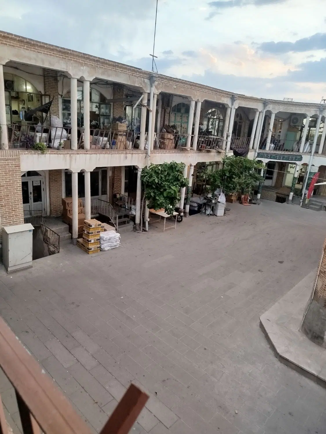 مغازه در محدوده بازار