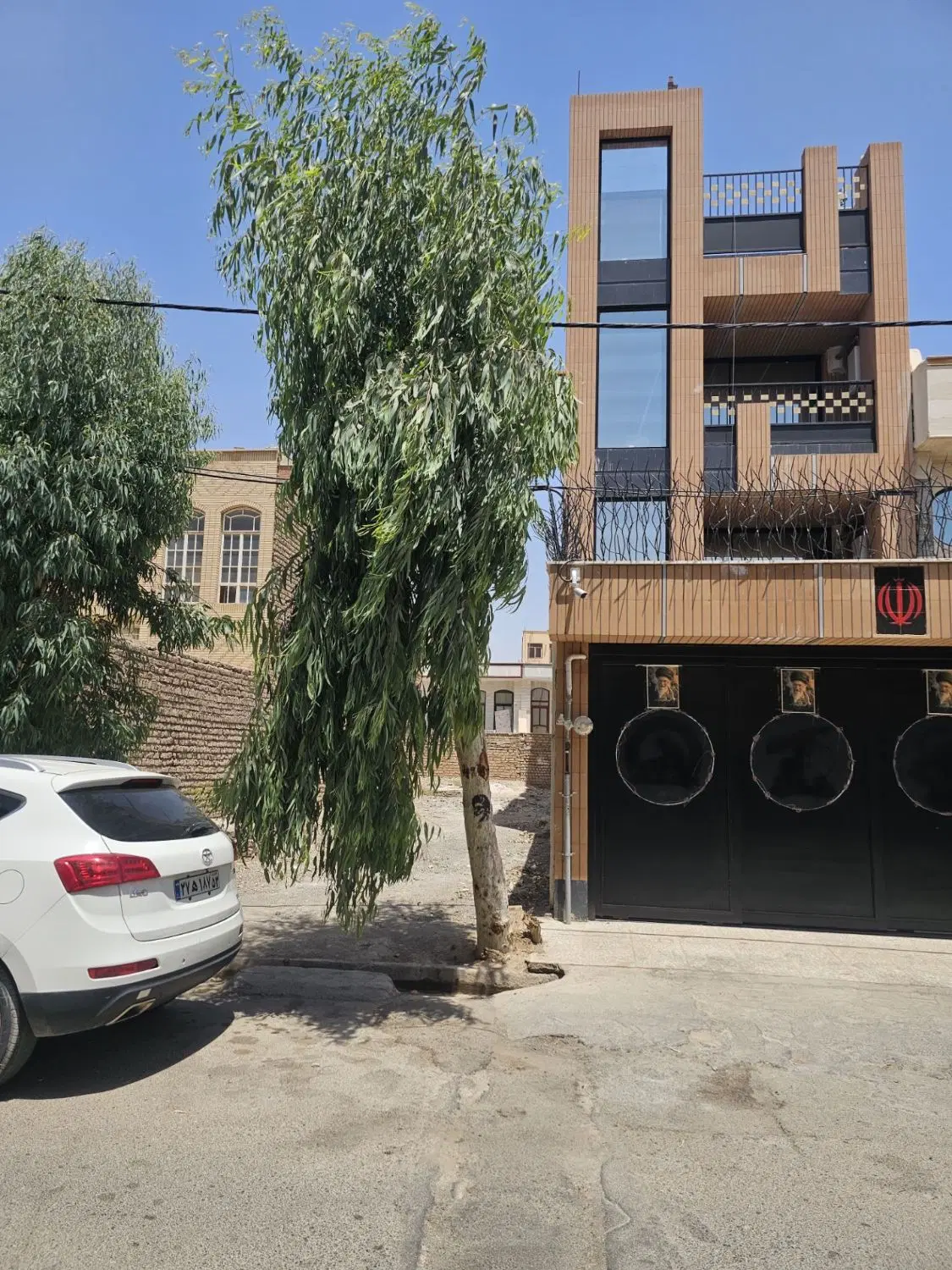 زمین ۱۵۰ متری شمالی باغ کرباسی