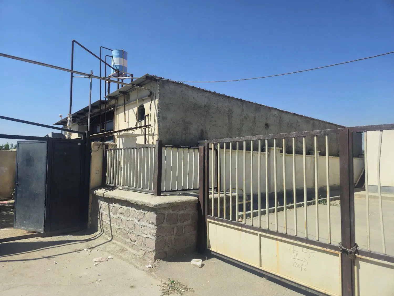 فروش انباری در روستای قره اغاج اولیا