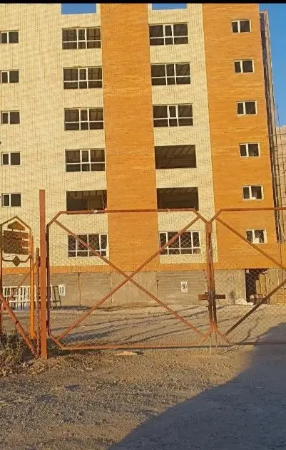 چهار طبقه پارکینگ کنار بیمارستان امام رضا سراج