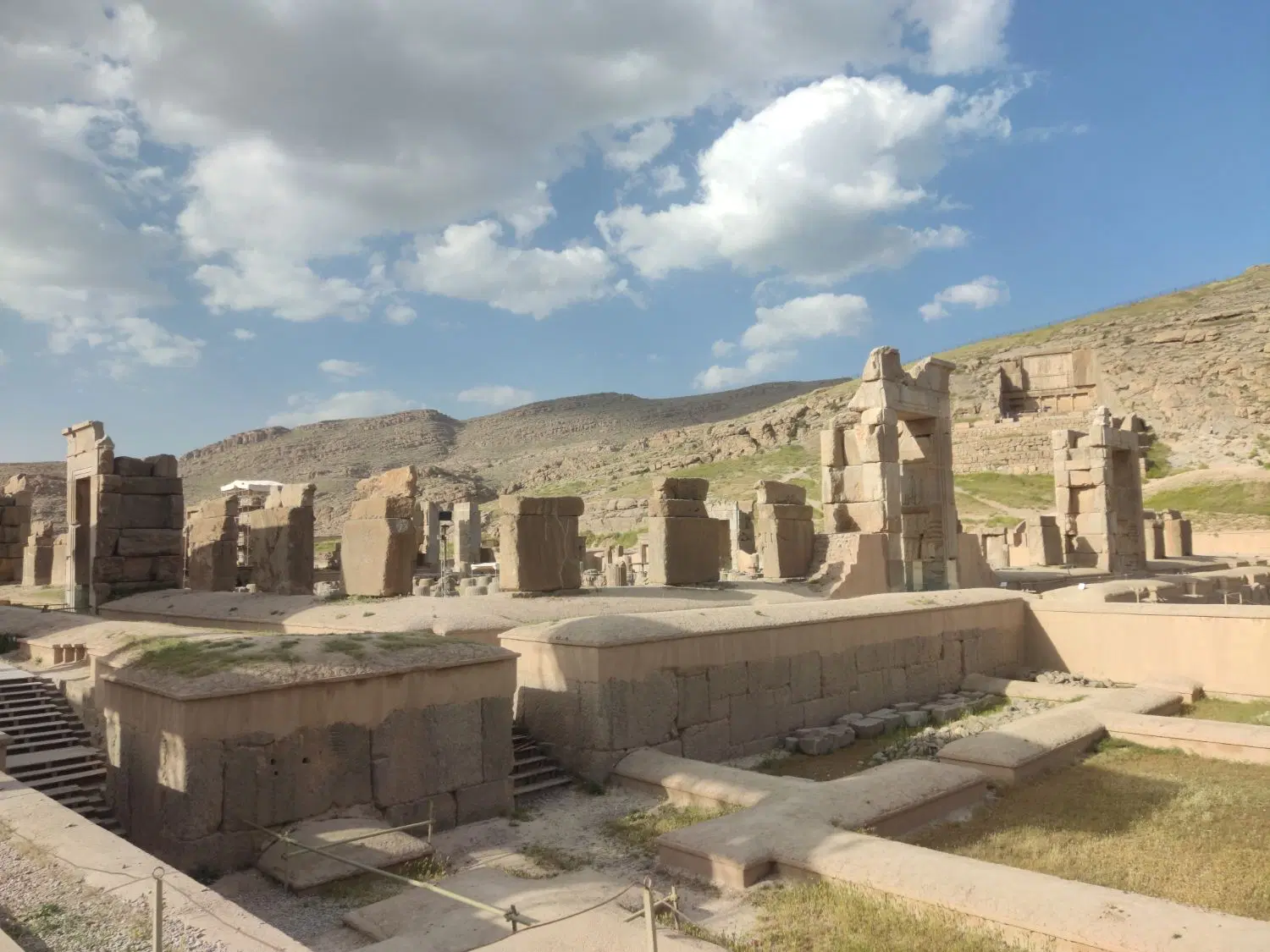 زمین در شهرک ایثارگران و بهداشت فاز 1