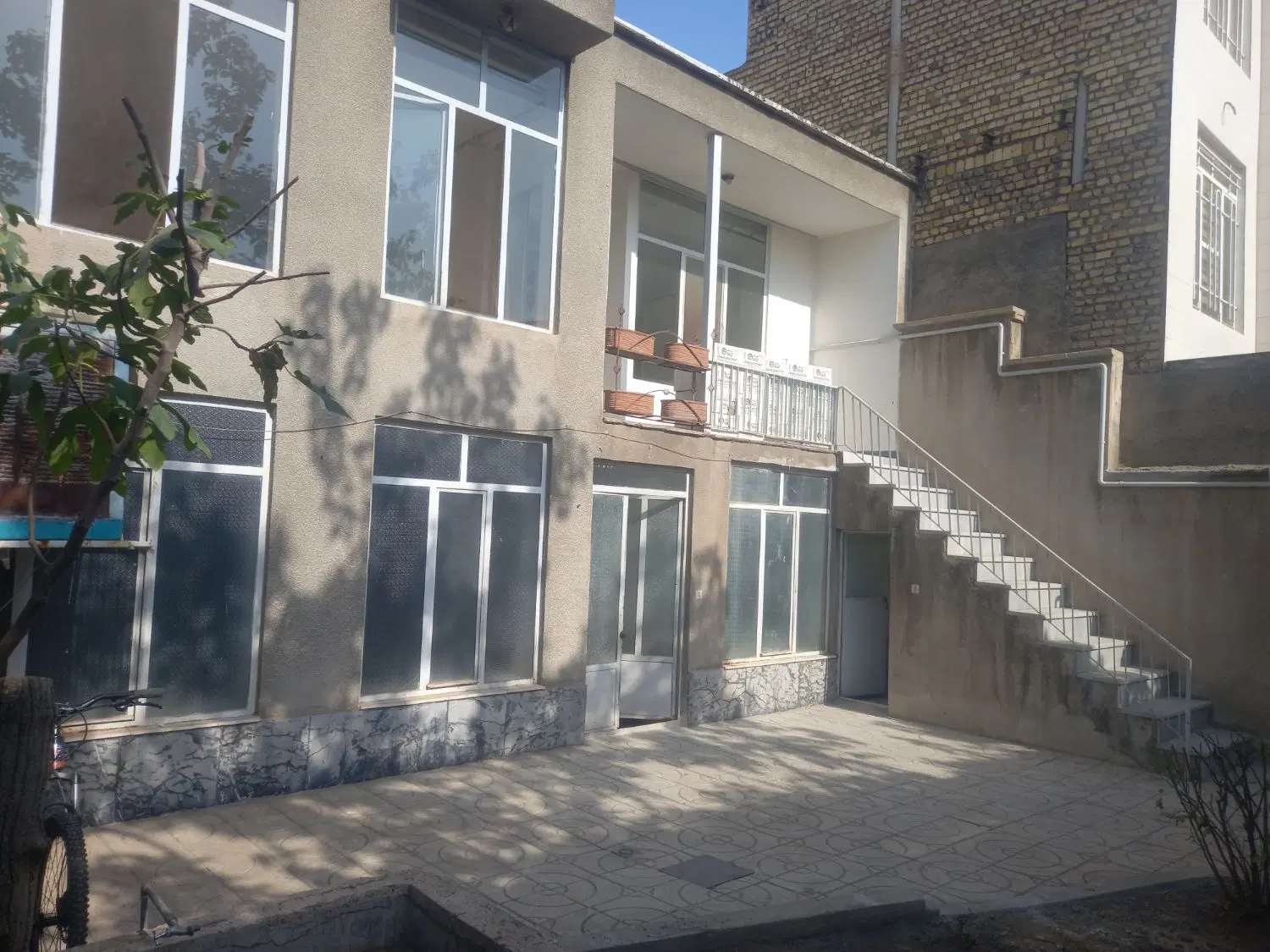 اجاره  طبقه همکف در کوی امیر المومنین