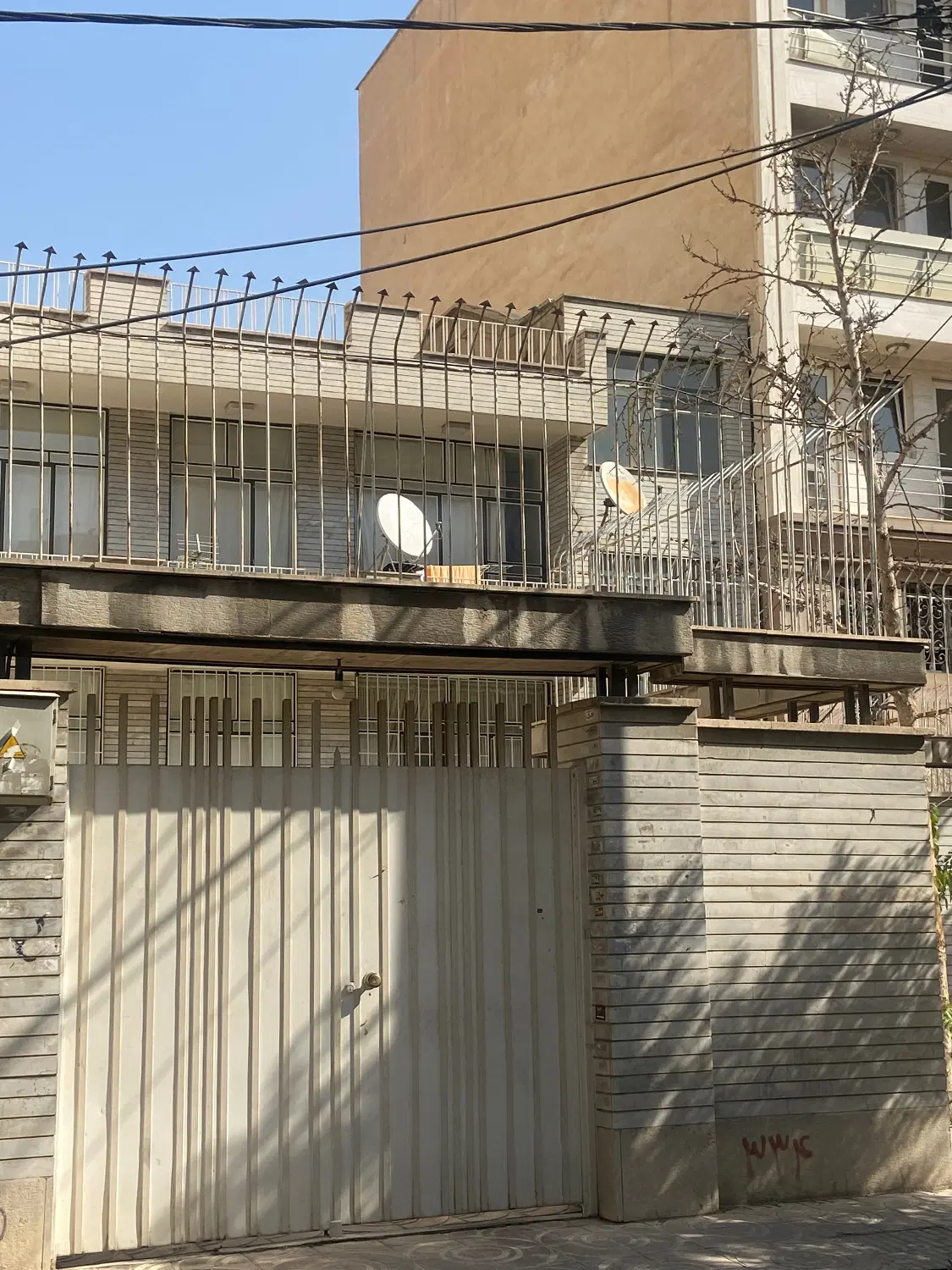 کلنگی ۳۰۰ متری شمال کاشانی تک مالک