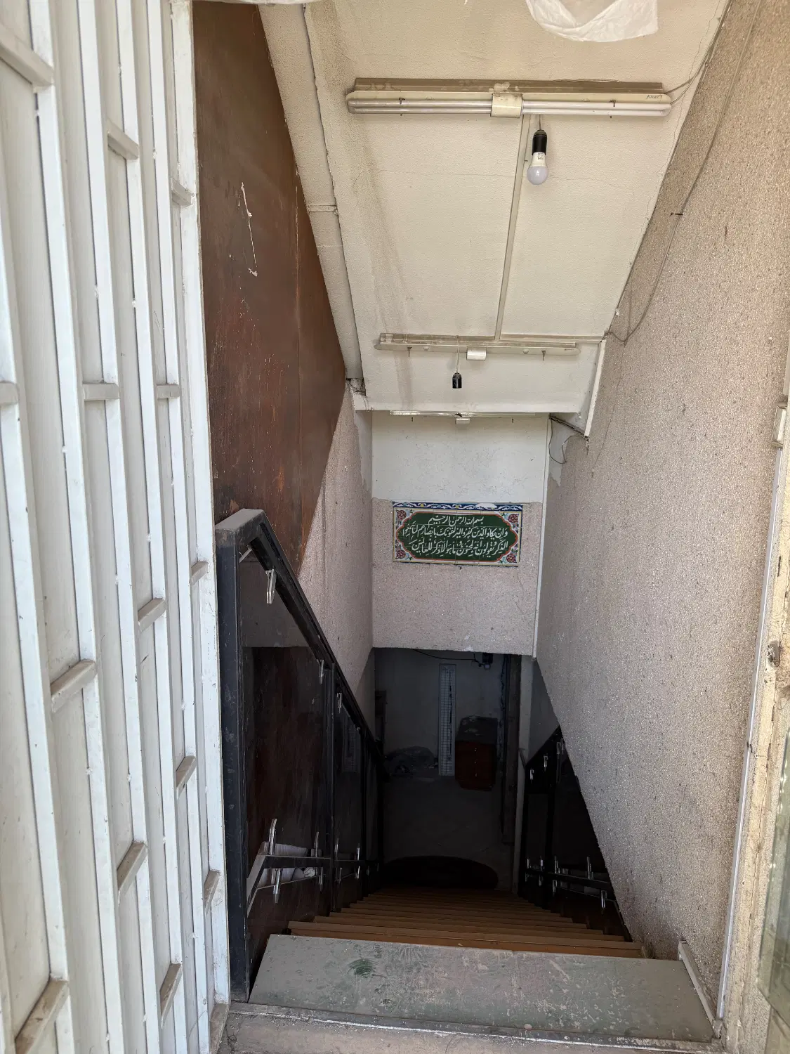 زیر زمینی تجاری 100 متری