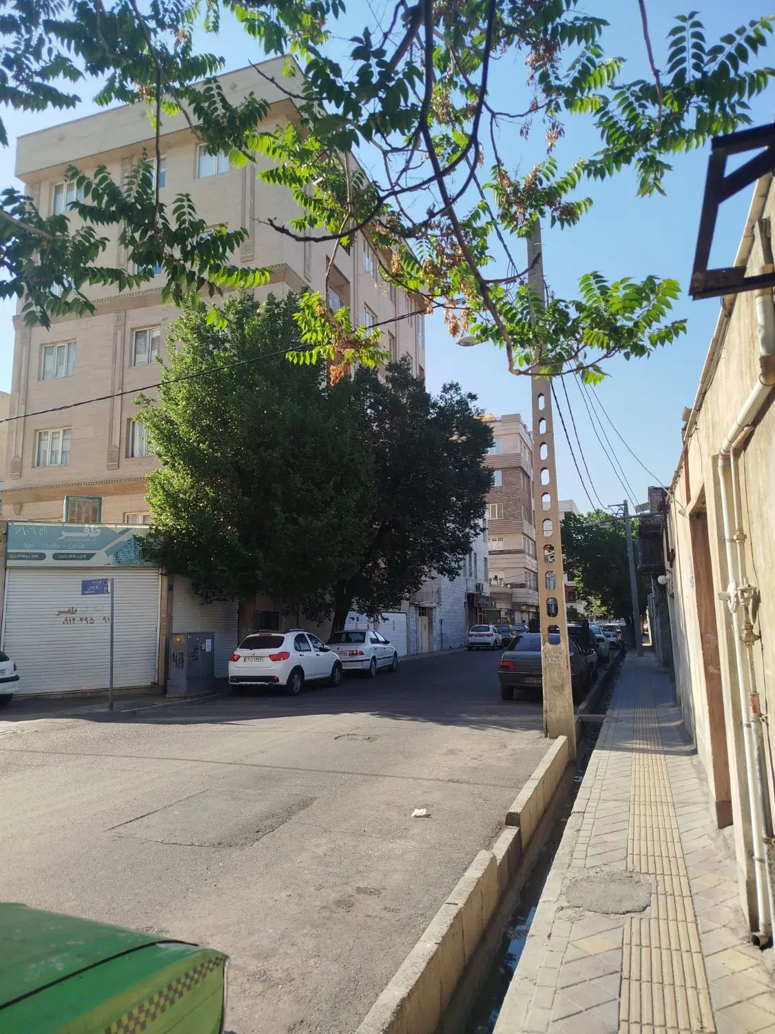 فروش آپارتمان دو خوابه خ همدانی علی آباد شمالی